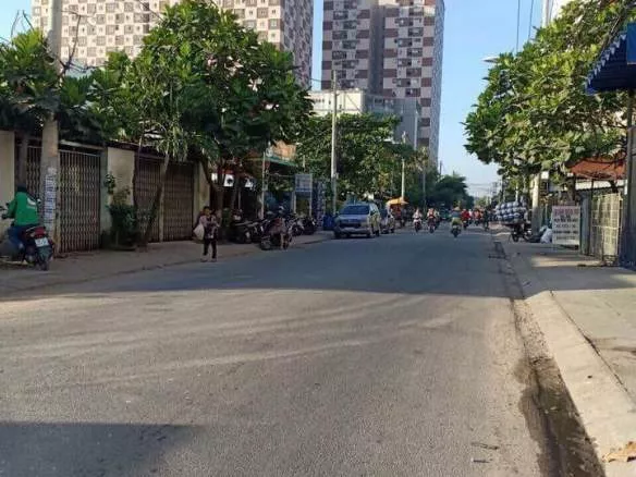CẦN BÁN GẤP !Nhà 1 Trệt 2 Lầu Sân Thượng Mặt Tiền Đường Cây Keo Q.Thủ Đức Tiện Buôn Bán Mở Công Ty