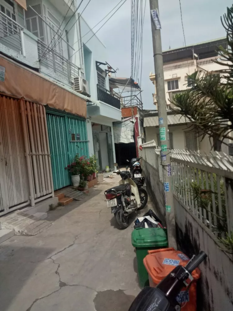 z2206882974518_e09970844cfb4726fac74f301b272689 Bán gấp nhà sổ riêng ngay chợ Nhỏ, F Hiệp Phú, Quận 9