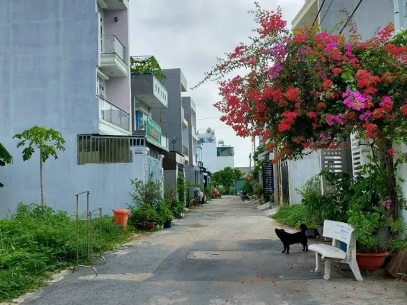 Kẹt tiền ra gấp lô đất đường 6 Nguyễn Xiển, giá đầu tư