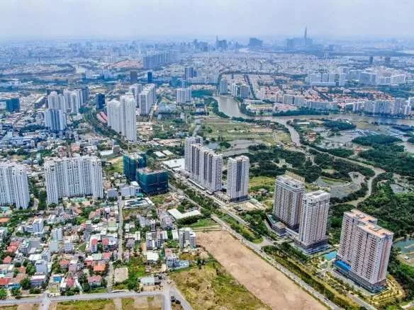 Một phần dòng tiền sẽ rời bỏ thị trường chứng khoán đổ vào bất động trong những tháng cuối năm