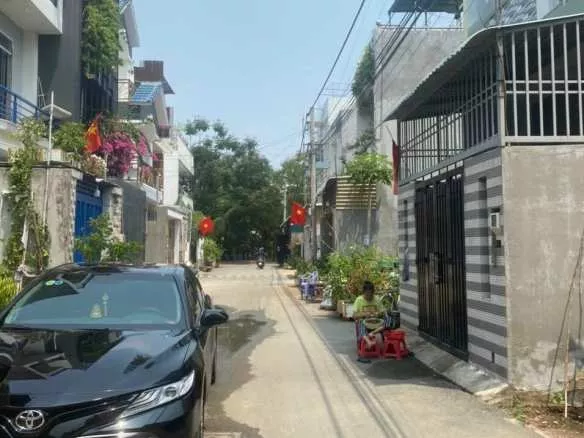 Bán đất hẻm 47 Trường Lưu Quận 9