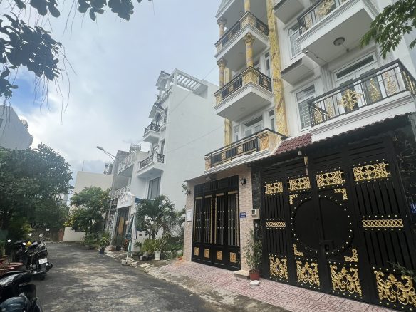 Bán nhà 1 trệt 3 lầu ngay Nguyễn Duy Trinh, quận 9