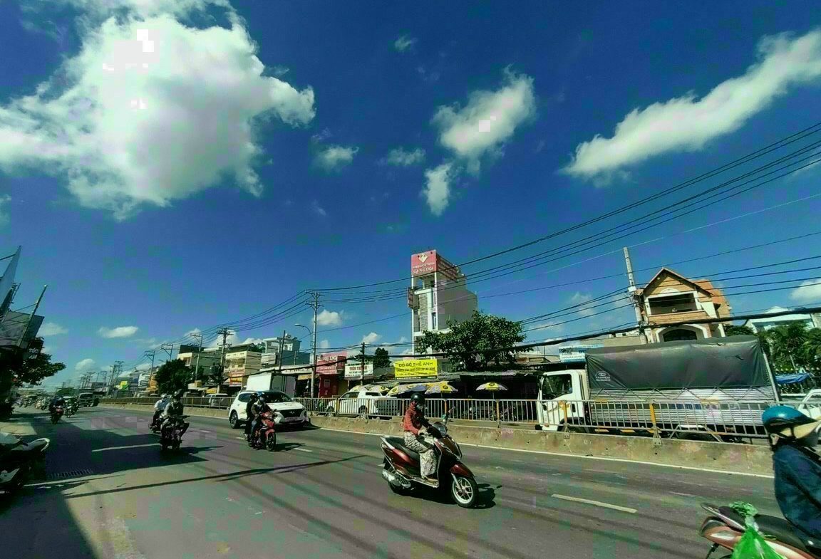 Cần Bán nhanh Nhà Mặt Tiền Quốc Lộ 13 Gần Ngay Vạn Phúc City