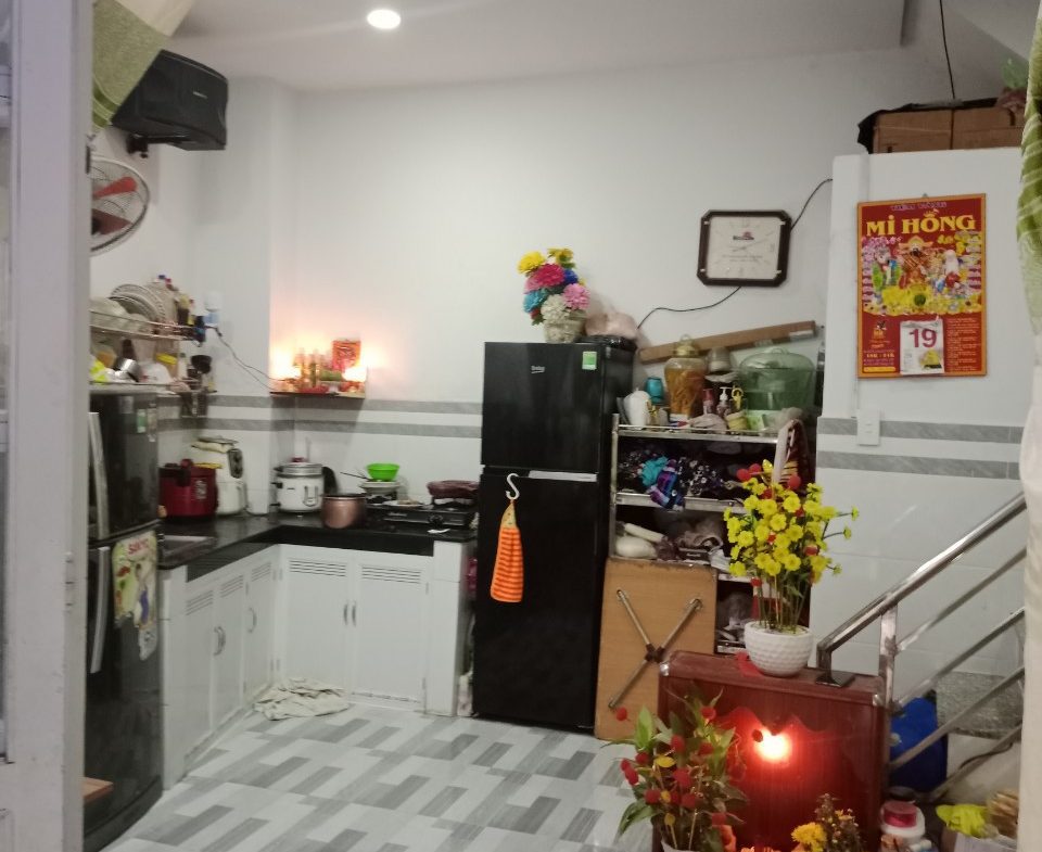 Bán gấp nhà ngay Gigamall Thủ Đức giá rẻ