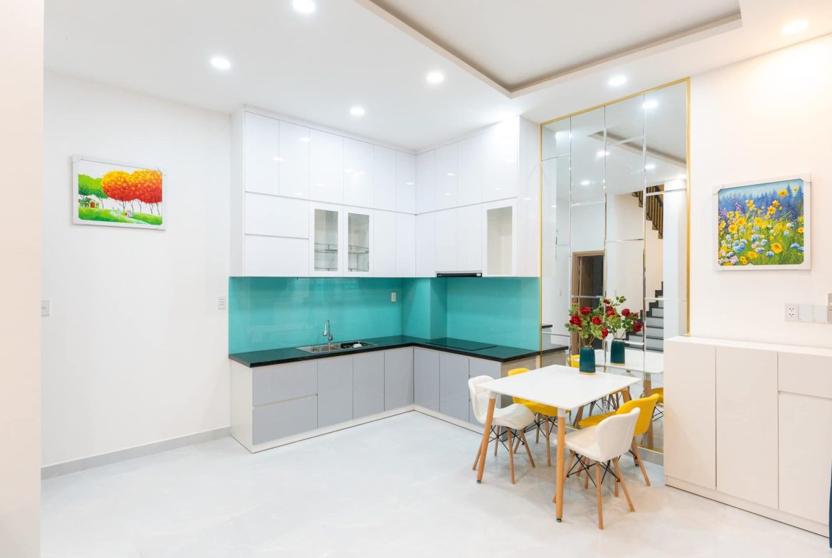Nhà Đẹp View Sông: Cần bán nhà nhà 3 tầng + Sân Thượng đúc gần Vinhome Quận 9