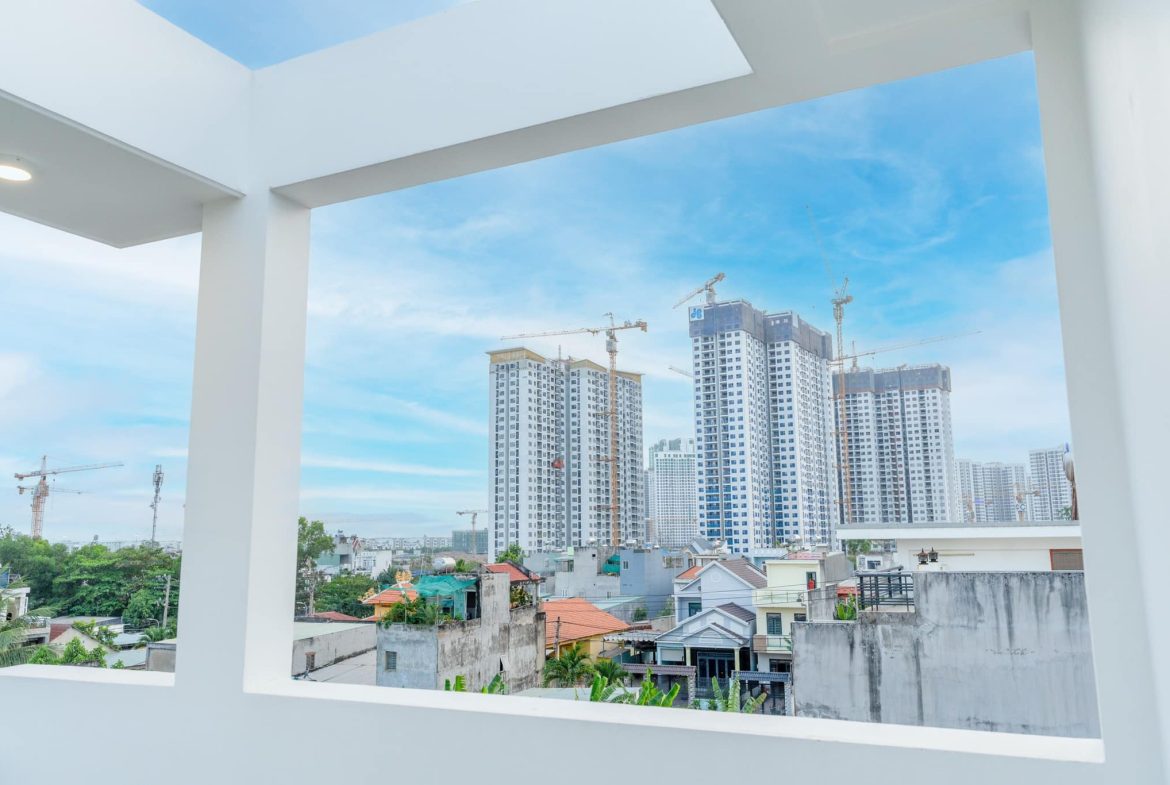 Nhà Đẹp View Sông: Cần bán nhà nhà 3 tầng + Sân Thượng đúc gần Vinhome Quận 9