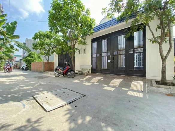 Bán nhà phố xây sẵn hẻm 520 Hiệp Bình Phước, Thủ Đức