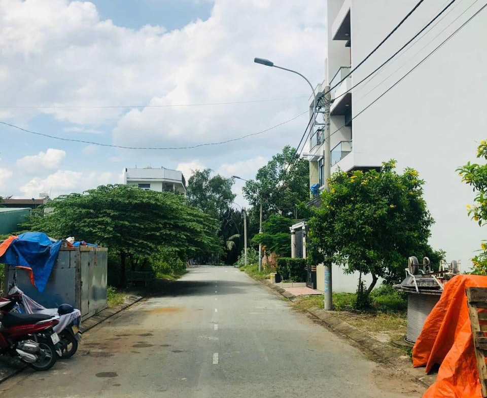 Bán gấp đất phú hữu quận 9