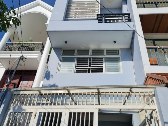 Bán gấp nhà đường 23 Hiệp Bình Chánh- Thủ Đức
