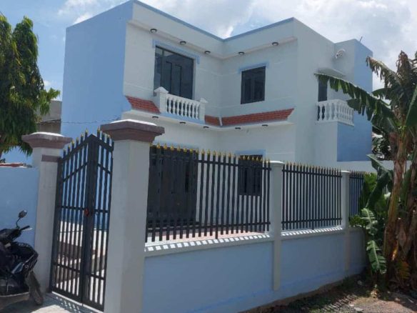Bán nhà mới xây ngay Đông Hòa- Dĩ An