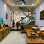 Bán nhà 3 tầng đường Lê Văn Chí, Thủ Đức