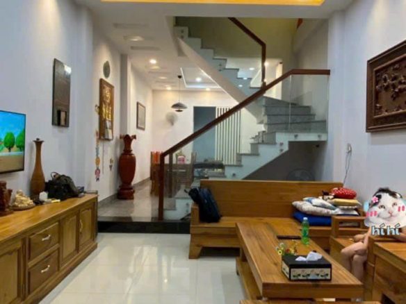 Bán nhà 3 tầng đường Lê Văn Chí, Thủ Đức