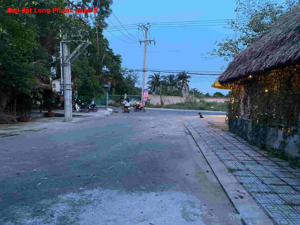 Bán đất ngay chợ Long Phước gần Vinhome Grand Park