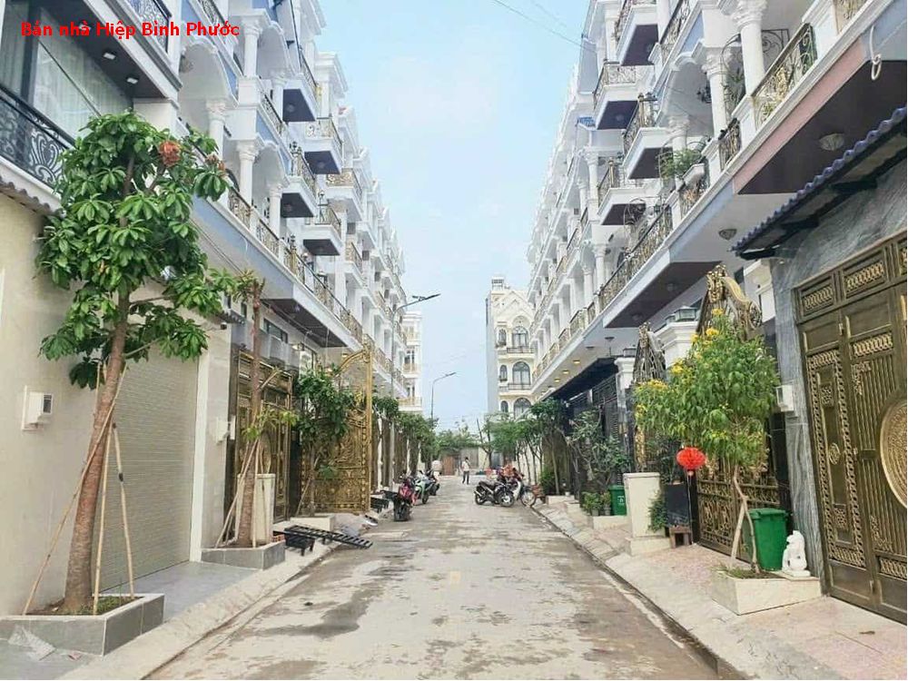 Bán nhà Hiệp Bình Phước, 1 trệt 3 lầu gần Vạn Phúc, hẻm xe hơi tận nơi