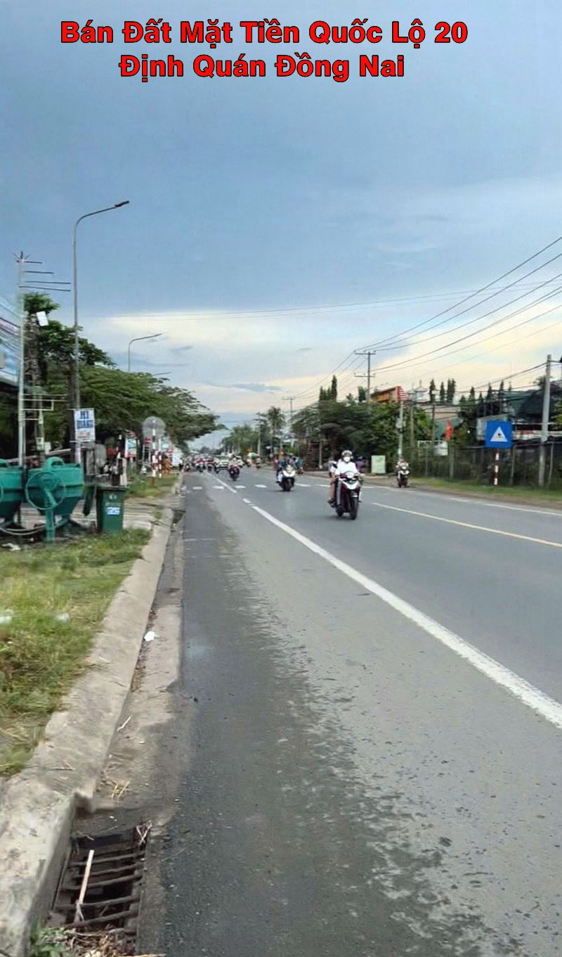 ban-dat-mat-tien-quoc-lo-20-dinh-quan-(7) Bán Đất Mặt tiền Quốc lộ 20 Định Quán, Đồng Nai Ngay Thị Trấn Định Quán. Lô đất có tổng diện tích 577m2, trong đó có 250m2 đất ở tại đô thị và 255m2 đất trồng cây lâu năm.
