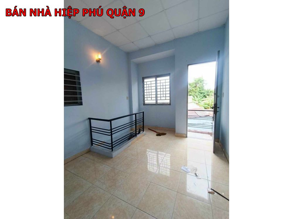 Bán nhà nhỏ phường Hiệp Phú quận 9 sổ riêng giá chỉ 1,3 tỷ