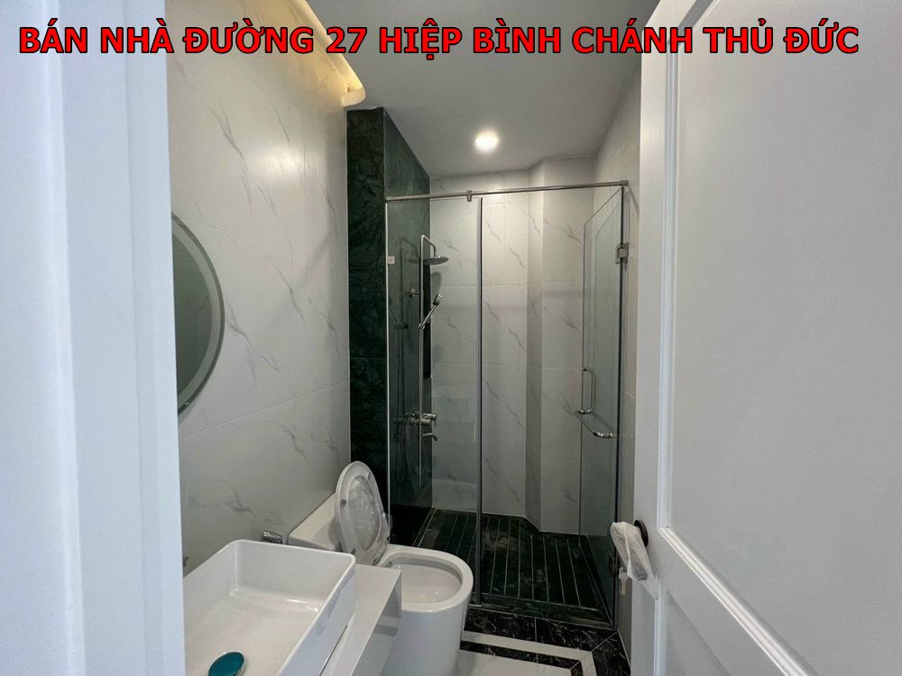 Bán nhà 1 trệt 3 lầu đường 27 Hiệp Bình Chánh Thủ Đức